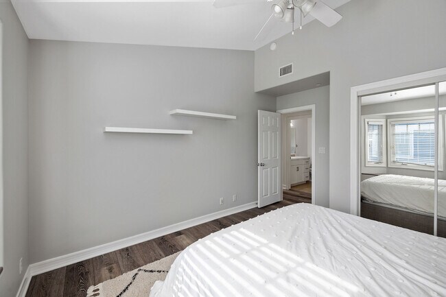 Building Photo - 231 Aviation Pl