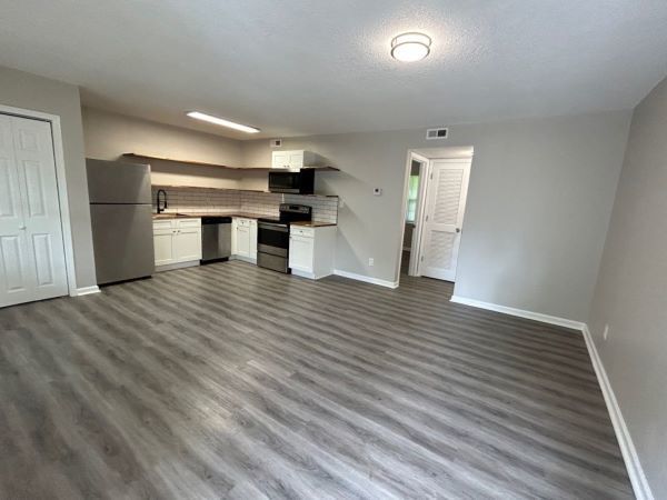 Building Photo - Updated 1bd/1ba in S. Knox