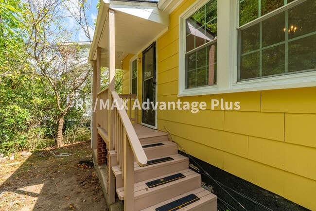 Building Photo - 3 Bedroom 2 Bath in Farmville!