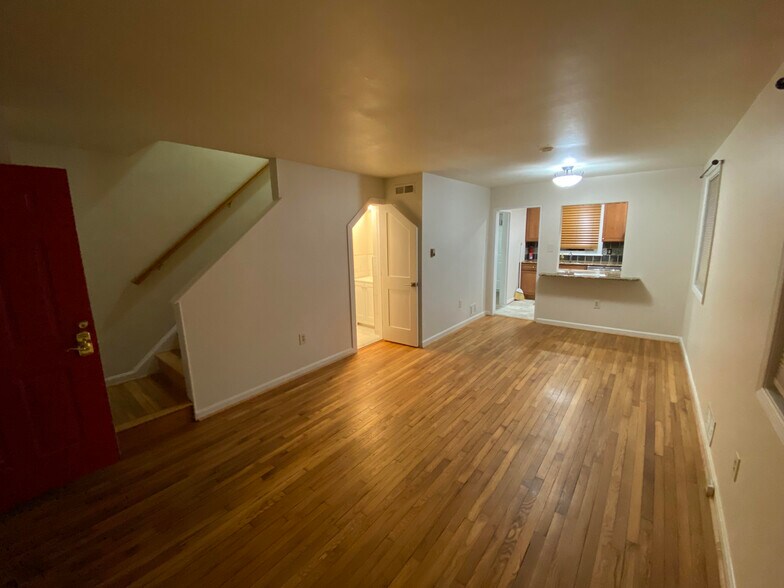 Building Photo - 127 Dale St