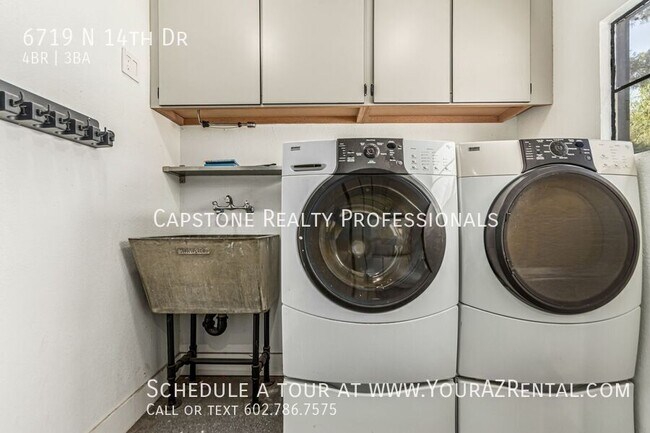 Building Photo - 6719 N 14th Dr