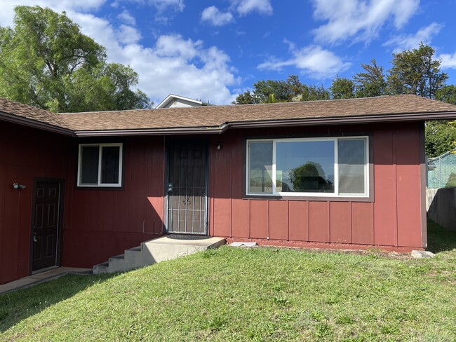 Primary Photo - 1095 Maohu St