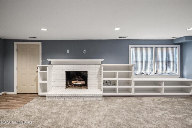 Building Photo - 7008 Foxcroft Pl