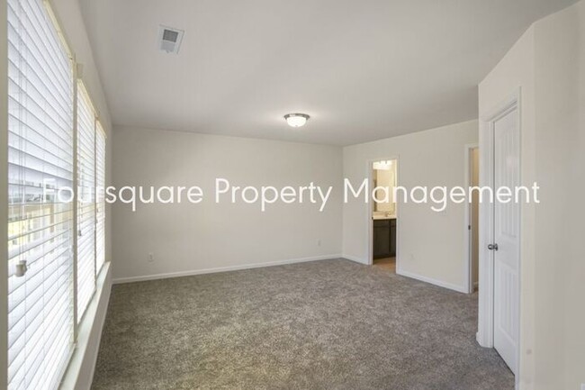 Building Photo - Townhome | Open Floor Plan | Washer/Dryer ...