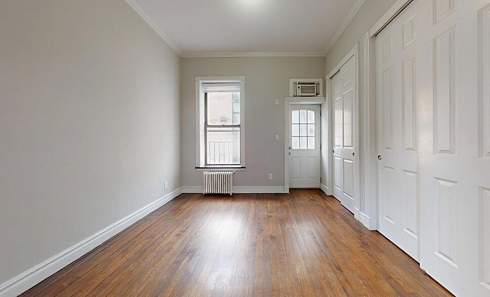 Building Photo - East 25th Street