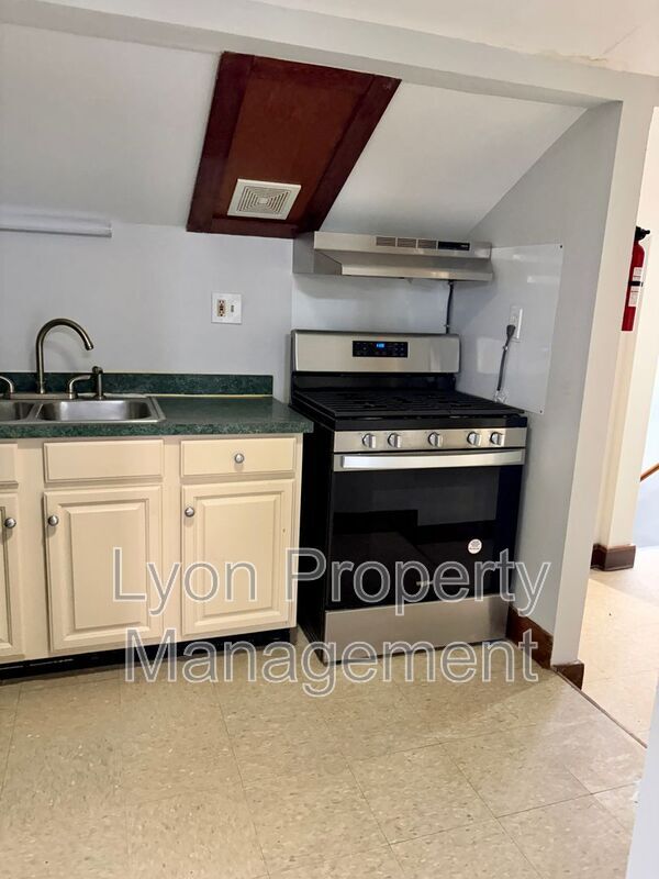 Building Photo - 262 Illinois St