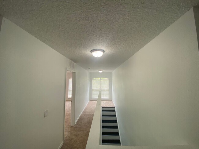 Building Photo - Welcome Home! Beautiful 3 Bedroom, 2.5 Bat...