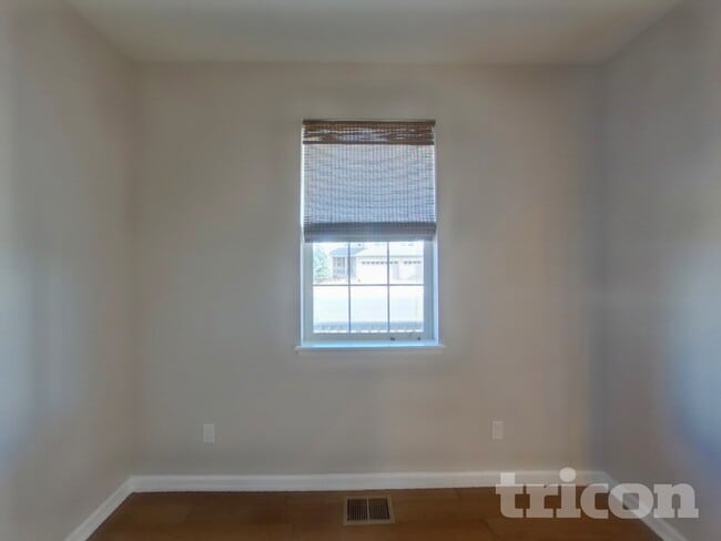 Building Photo - 7360 Blue Water Dr