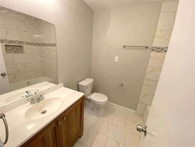 Building Photo - 6620 Westwick Dr