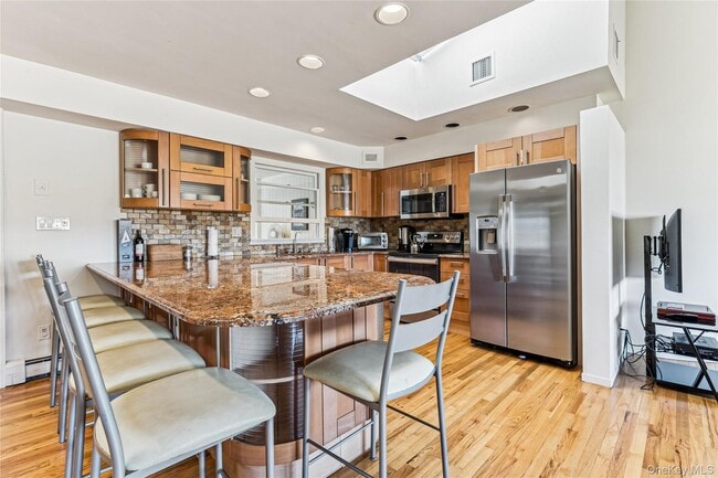 Building Photo - 22 Meadow Ln