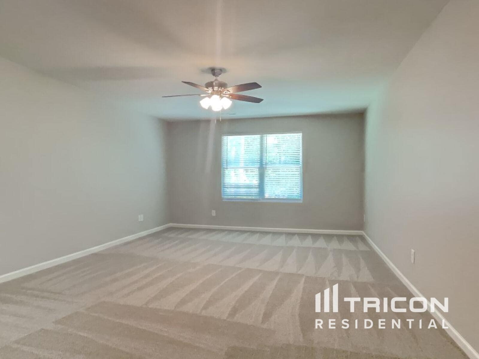 Building Photo - 142 Ridgemoore Ct