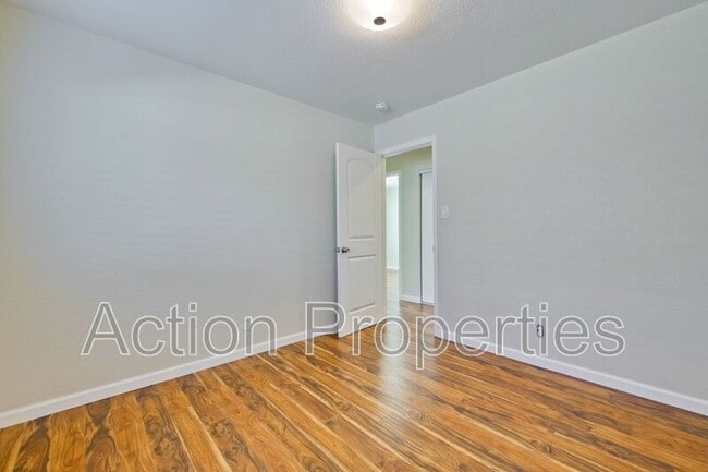 Building Photo - 2333 Augusta Pl