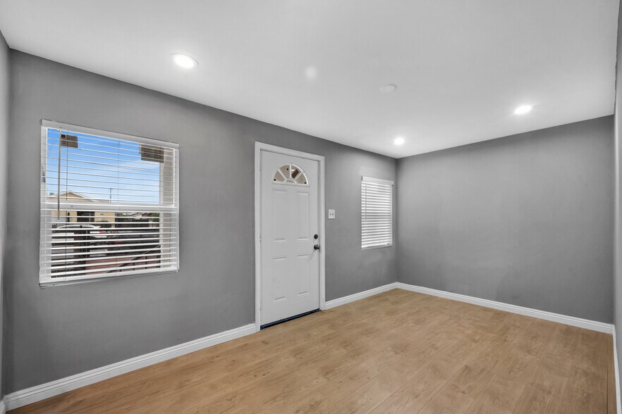 Building Photo - 1629 W 37th St