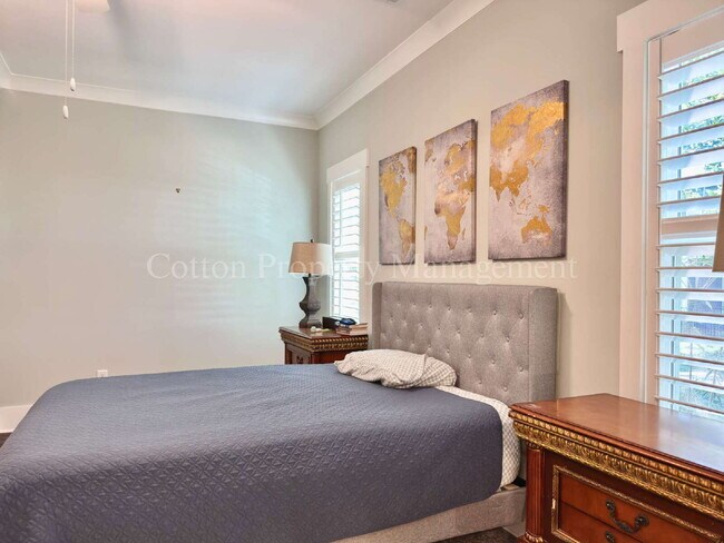 Building Photo - 1148 Cottage Pk Aly