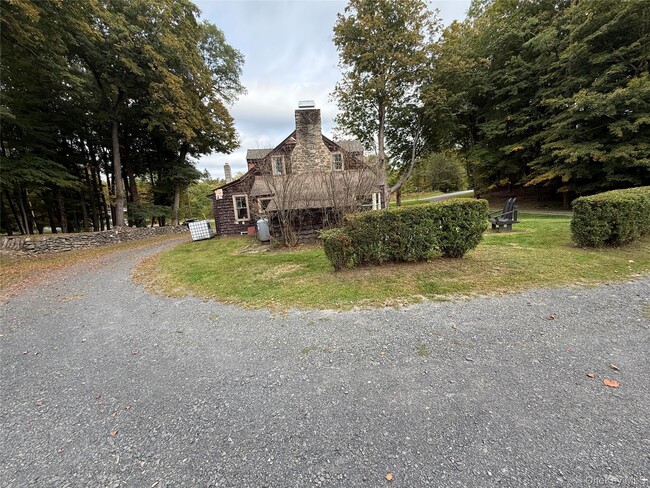 Building Photo - 241 White Bridge Rd