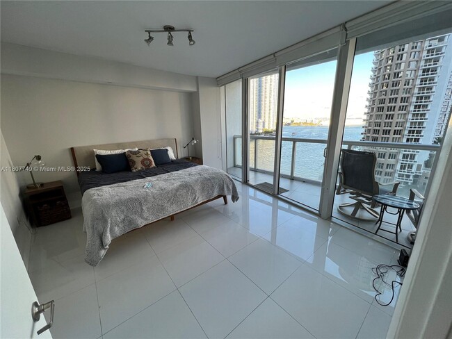 Building Photo - 465 Brickell Ave