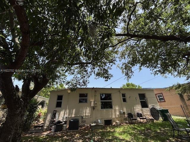 Building Photo - 170 NW 49th St