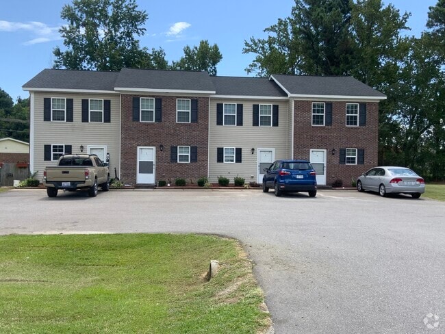 Building Photo - 101 Loganshire Way