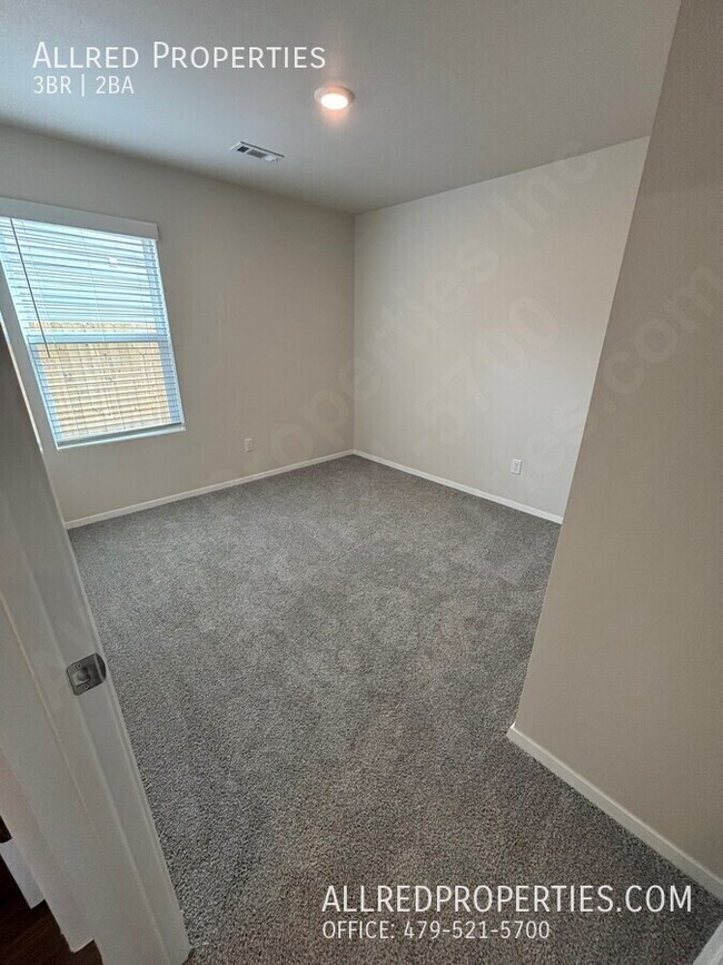 Building Photo - $500 Off 1ST Full Months Rent!! Brand New ...