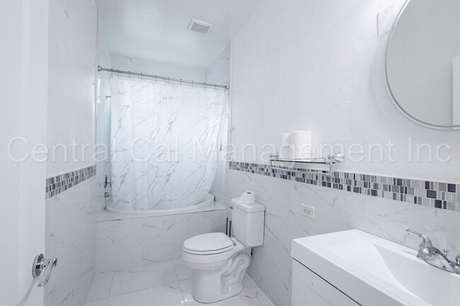 Building Photo - 4 Bedroom/3 Bath Home with Paid Solar - $3295 Per Month!