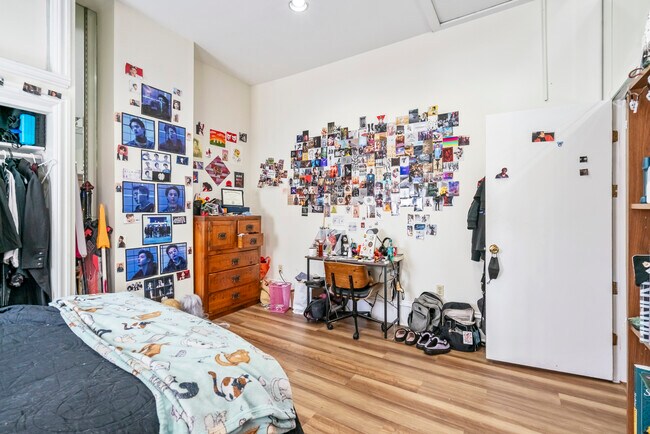 Building Photo - 2120 E Carson St