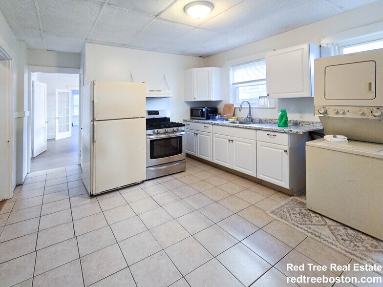 Primary Photo - 63 Pinckney St