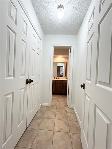 Building Photo - 1537 High Crest Ct