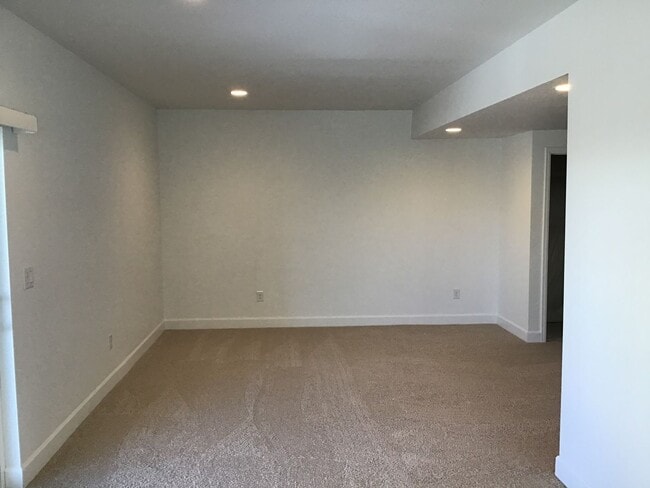 Building Photo - Beautiful home for rent between Parker and...