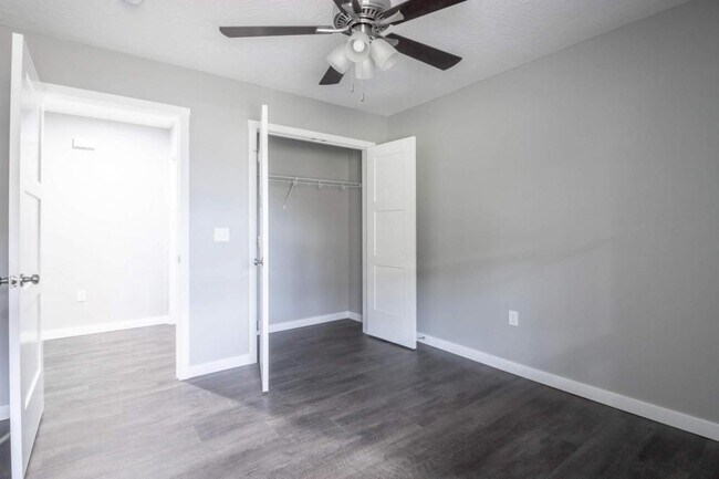 Building Photo - 2850 E Stanford St