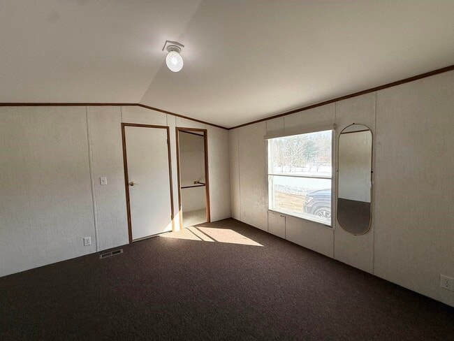 Building Photo - 531 Daniel Webster Hwy