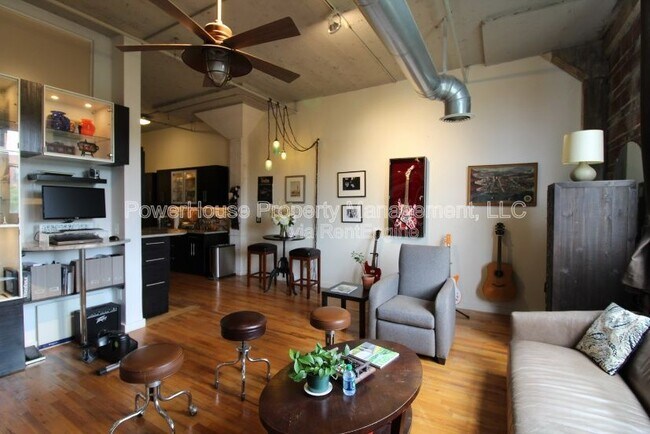 Building Photo - 172 Haynes St SW