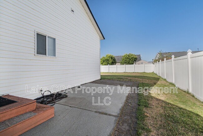 Building Photo - 5147 W Palmwood