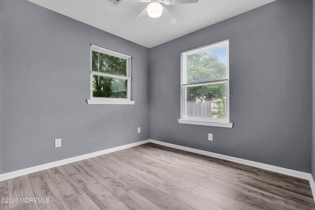 Building Photo - 65 Lighthouse Dr
