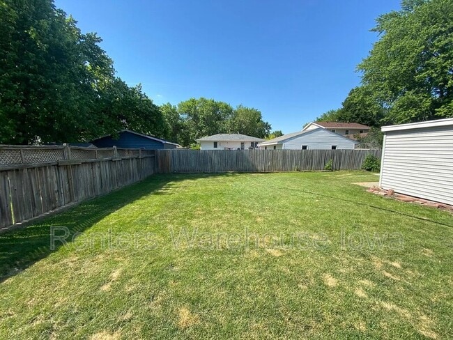 Building Photo - 275 Christopher Ave