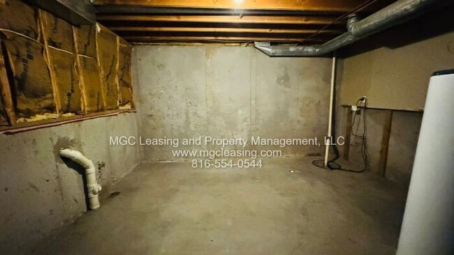 Building Photo - Creekwood Park Townhomes - Ask About our Reduced Rate with a 15 Month Lease!