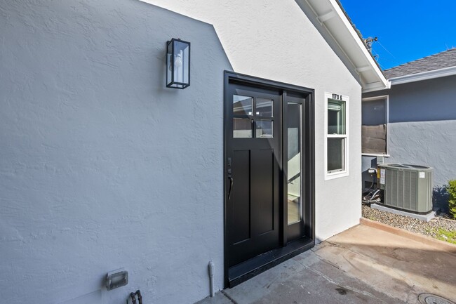 Building Photo - Beautifully Renovated 1-bedroom/ 1-bathroom ADU
