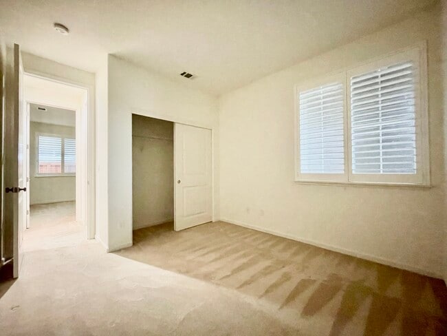 Building Photo - 366 Rock Creek Cir