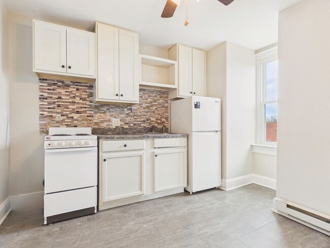 Building Photo - 1213 Green St