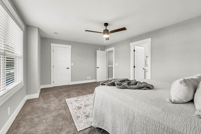 Building Photo - 1504 Jonathan Wade Cir