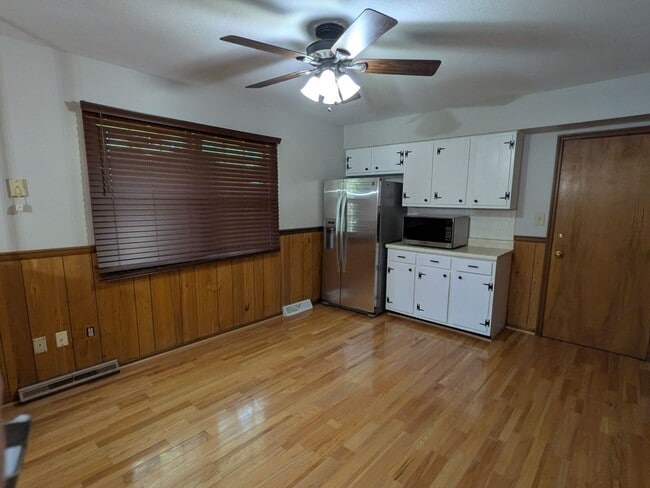 Building Photo - 2513 Lilac Dr
