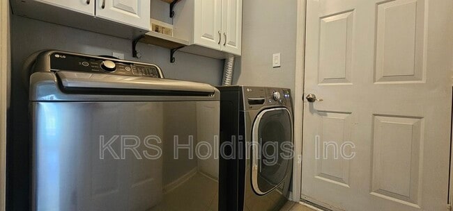 Building Photo - 25 Gallaer Ct