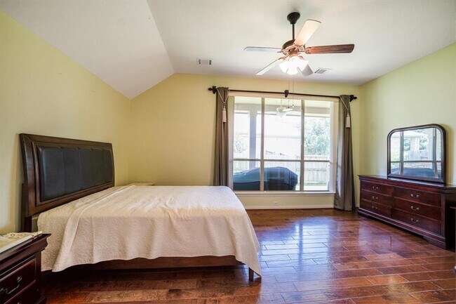 Building Photo - 18419 Willow Oak Bend Dr