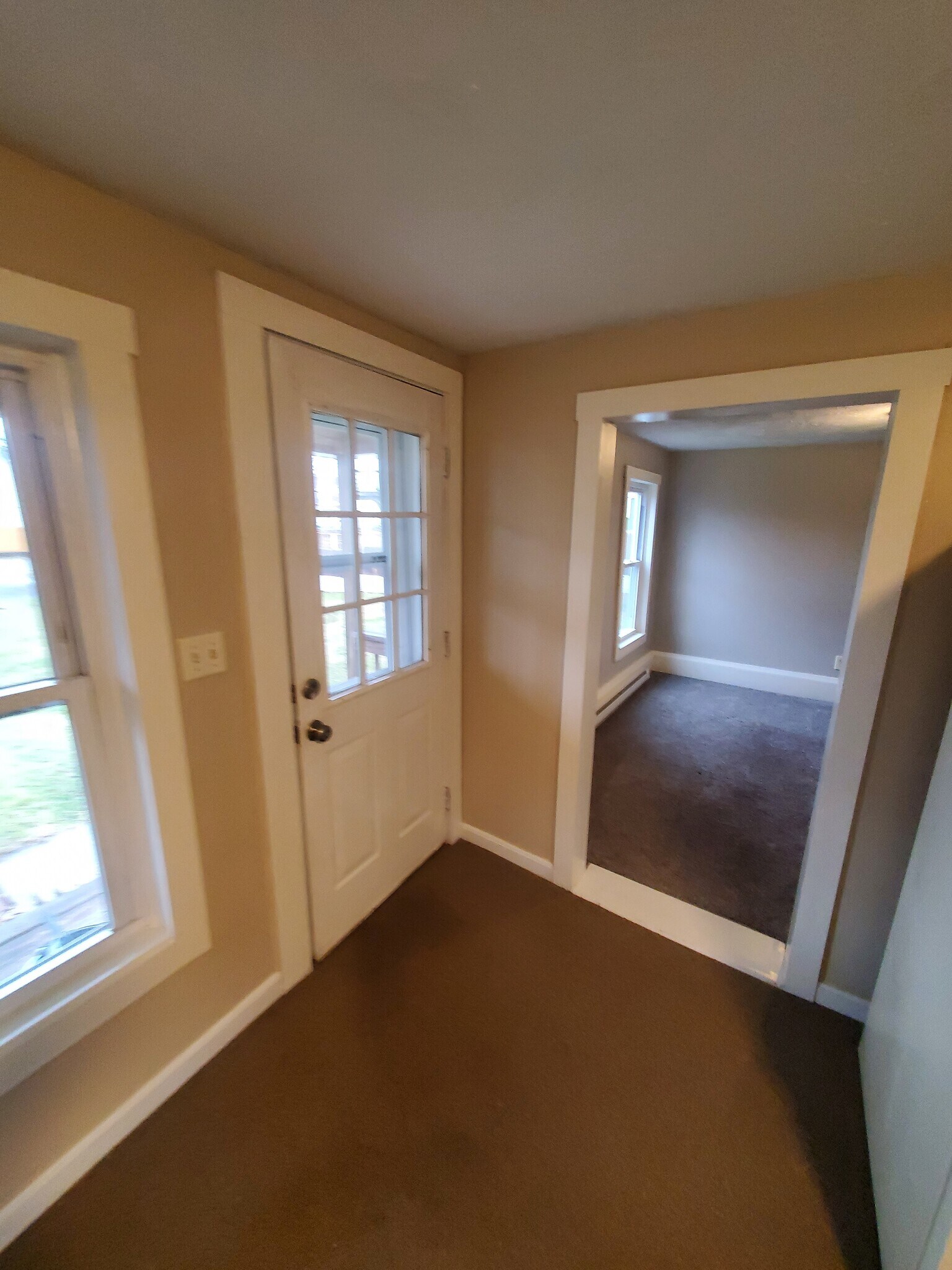 Building Photo - 215 Madison St