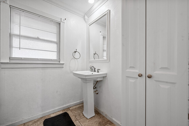 Master Bath - 2703 54th St