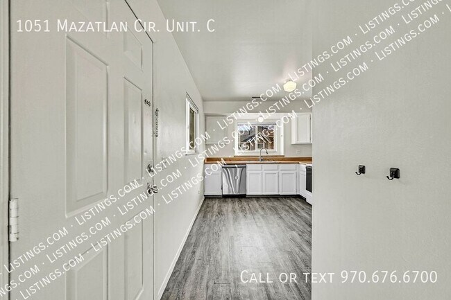 Building Photo - 1051 Mazatlan Cir