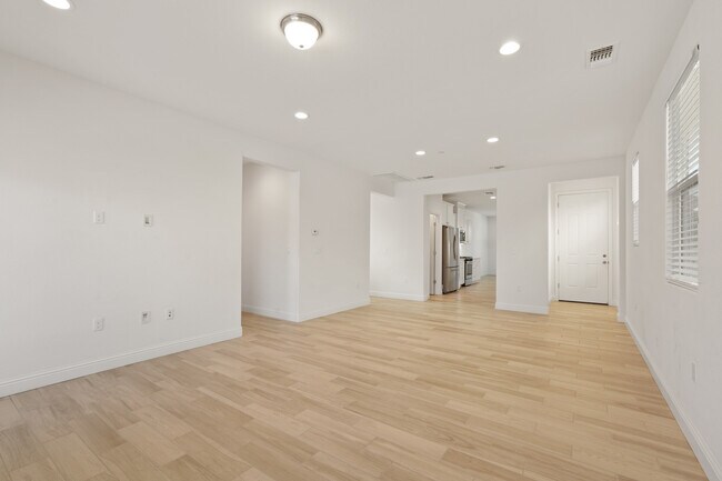 Building Photo - 3012 Salonie Ct