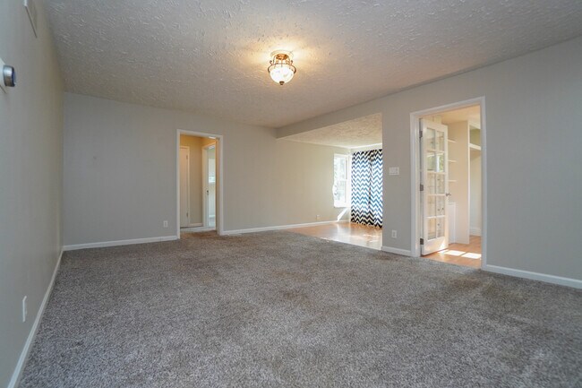 Building Photo - 5707 N Bogart Ln
