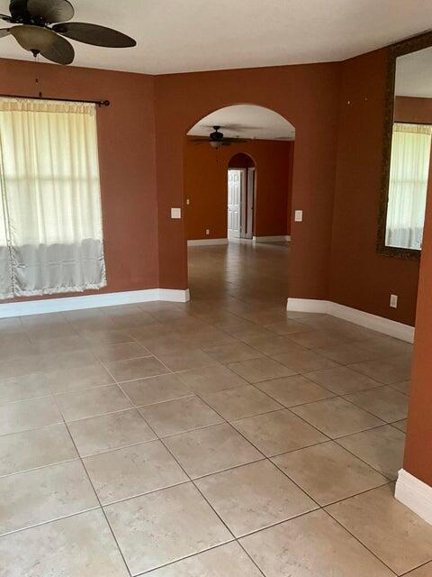 Building Photo - 1371 SW Halford Ave