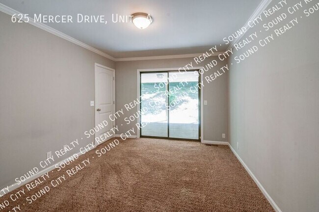 Building Photo - 625 Mercer Dr