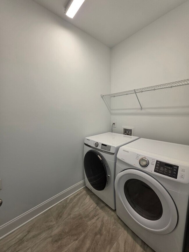 Building Photo - 3-Bedroom Townhome with Bonus Room & Resort-Style Amenities -No Pets